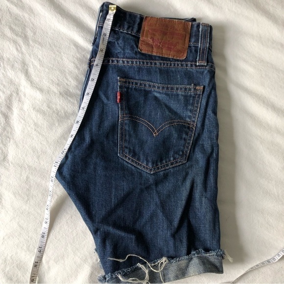 VINTAGE Leviās Denim Distressed Cutoff Shorts - Picture 8 of 10